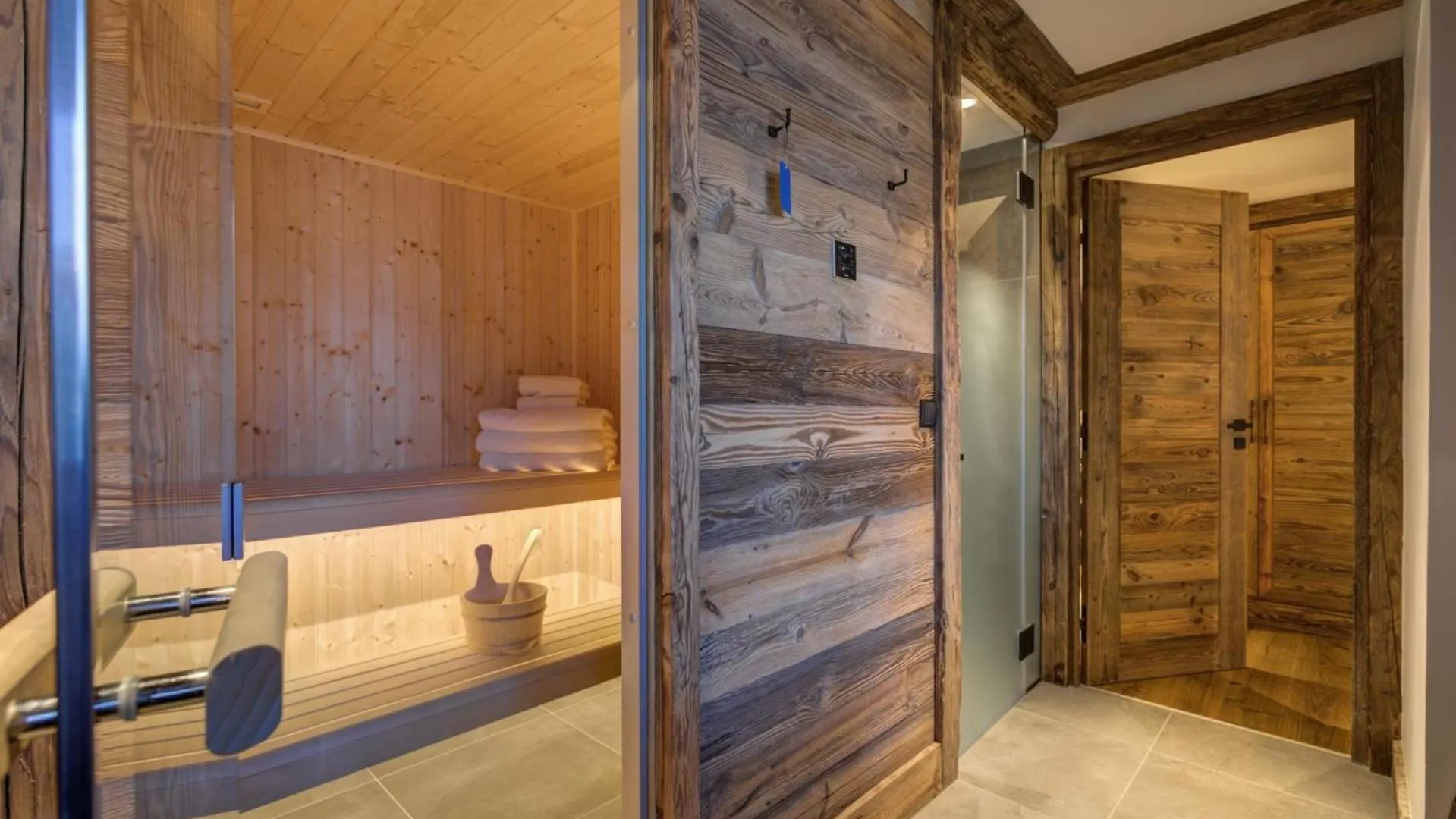 Velvet Peaks: Discover A Secret Chalet In Ischgl Apartment