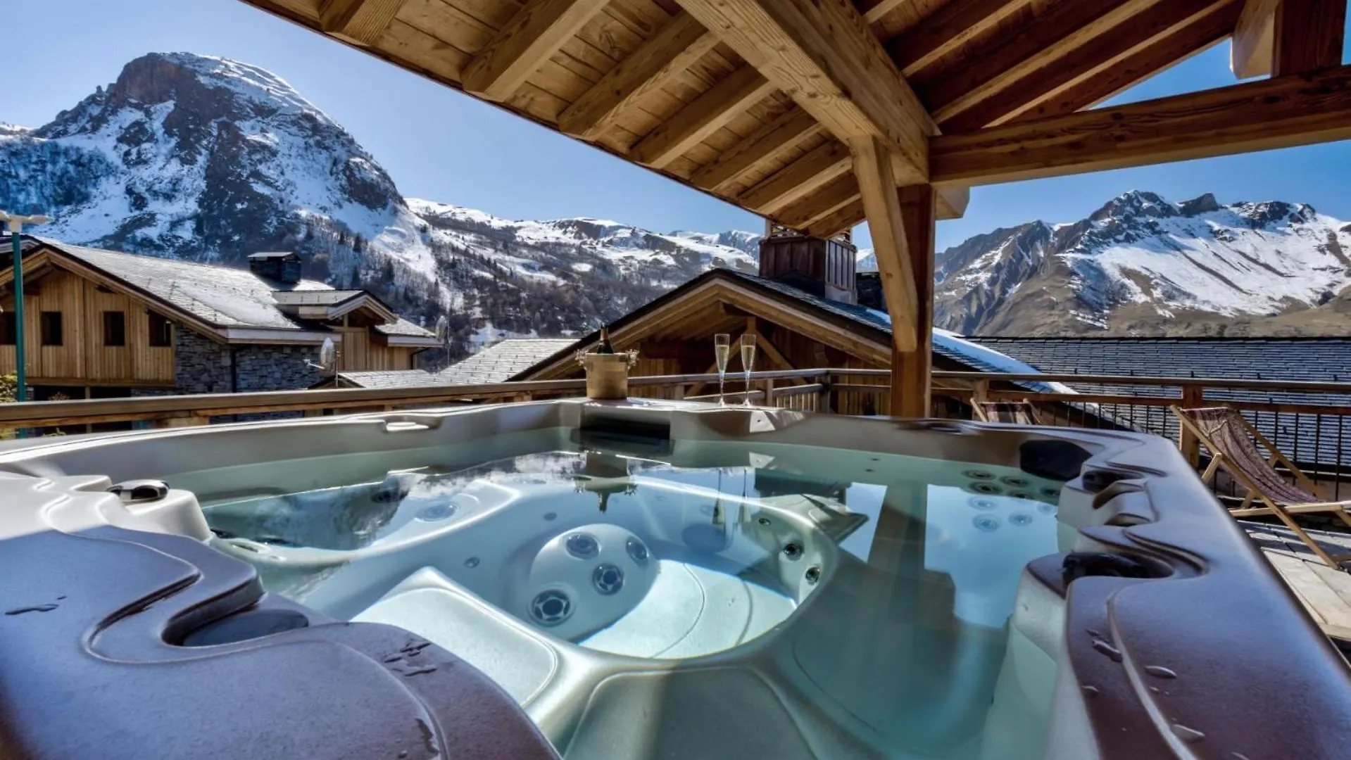 Velvet Peaks: Discover A Secret Chalet In Ischgl Apartment